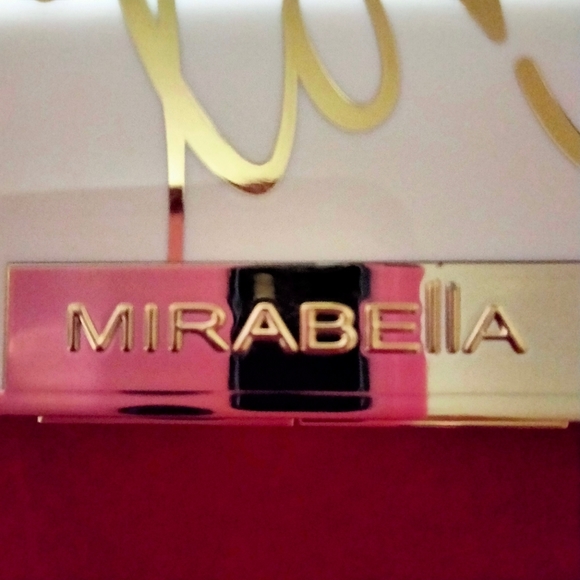 Makeup - Picture 5 of 5